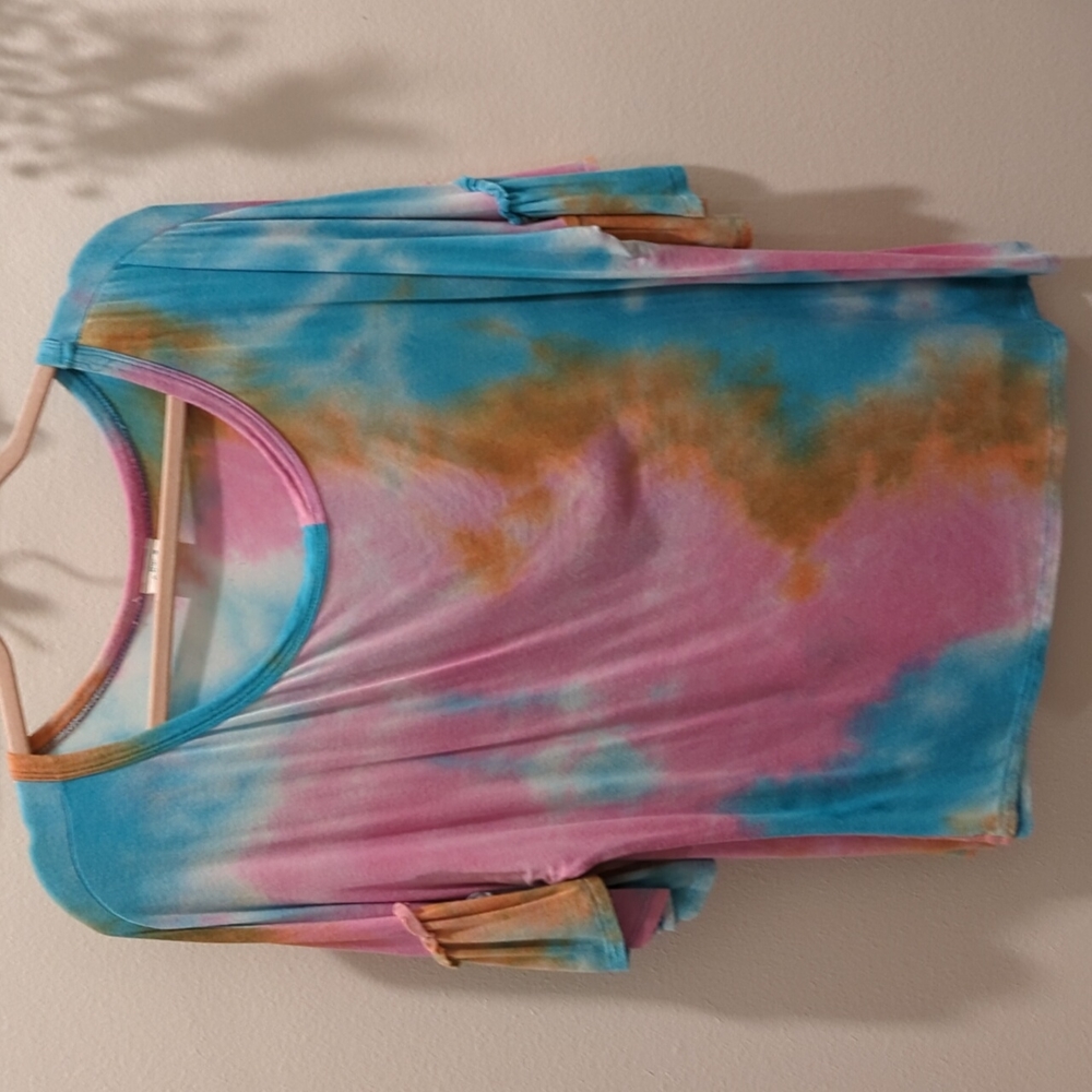Blue buttercup multicolored shirt Small fits like Medium